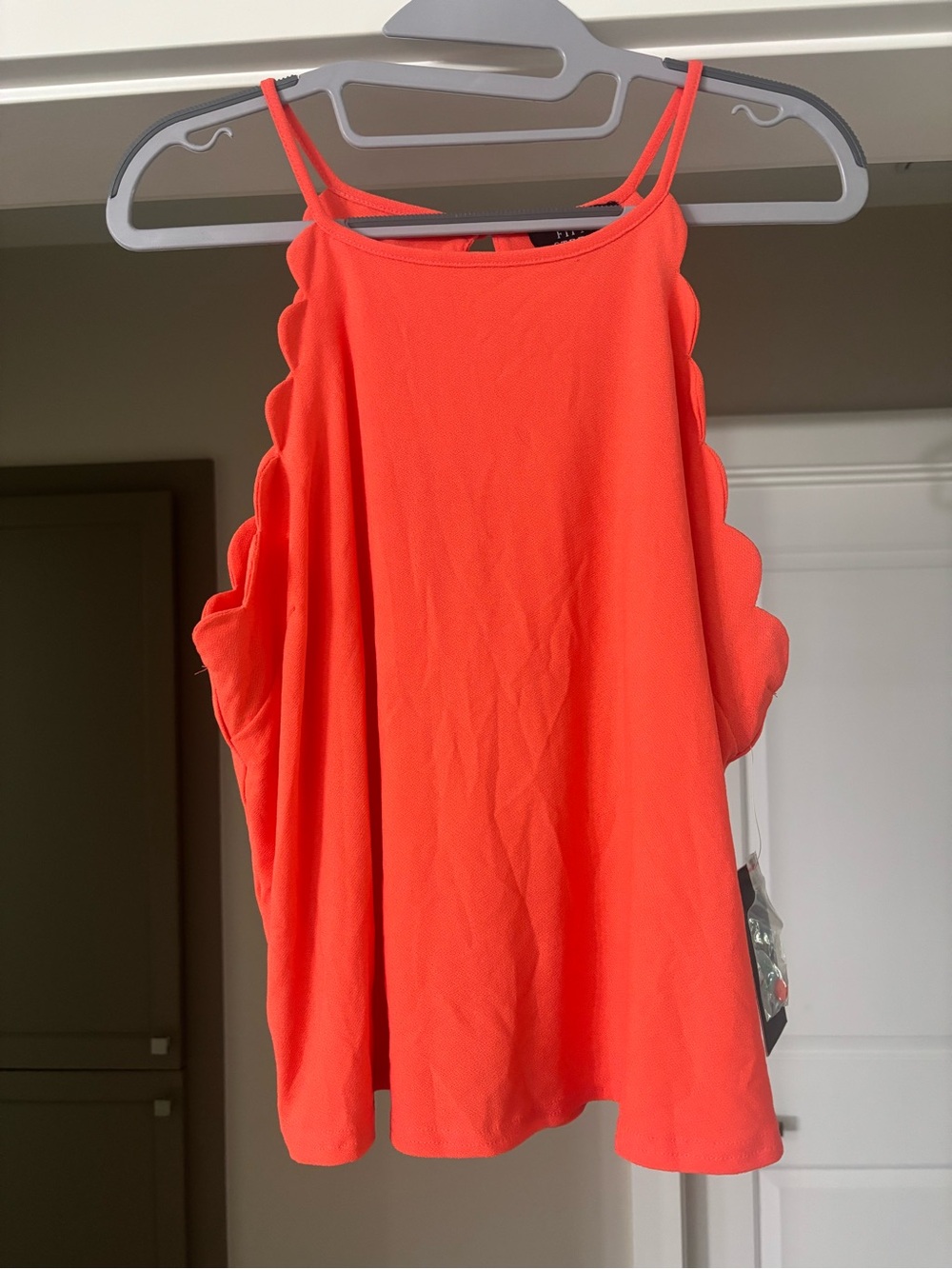 Scalloped Coral Sleeveless Tank Top